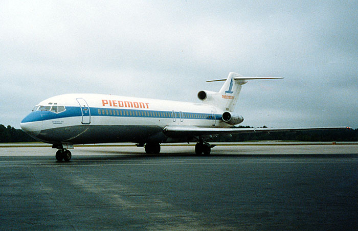One of Piedmont's B727-200's - underpowered with Dash 9 JT8D engines!